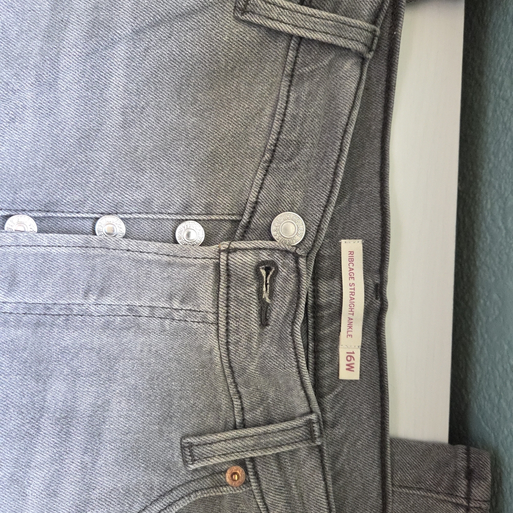 Levi's Women's High Rise Gray Jeans - Picture 3 of 12